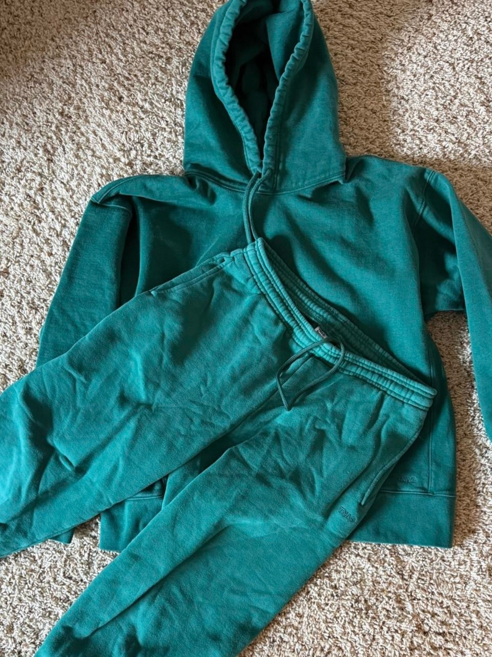 TNA Aritzia Christmas Tree Green Sweat Set